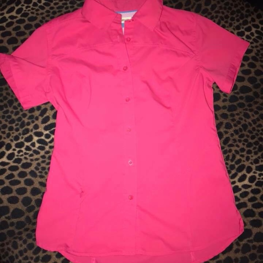 ‼️SOLD‼️LIKE NEW Magellan Button up
